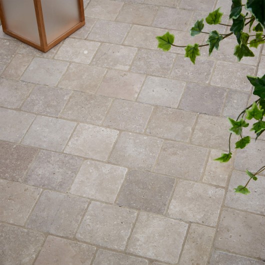 Pavé Travertin Beige Nuancé 1er Choix 15,25x15,25x3 cm Vieilli