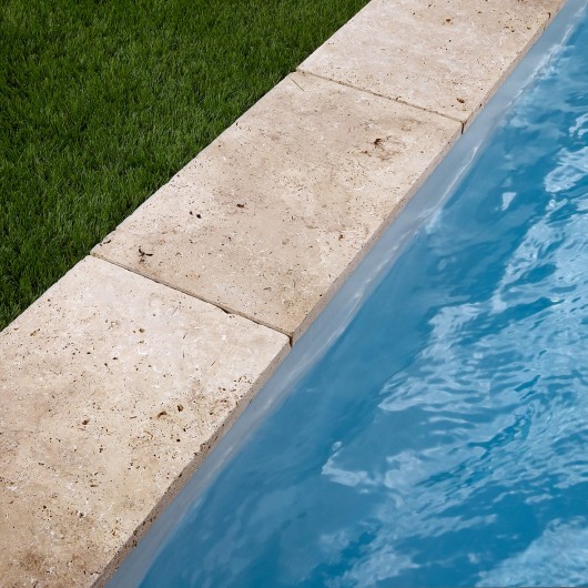 Margelle de piscine en Travertin