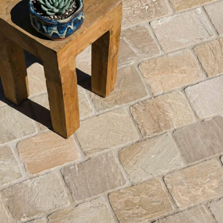 Pavé Grès Kandla Beige 20x14x5-7 cm