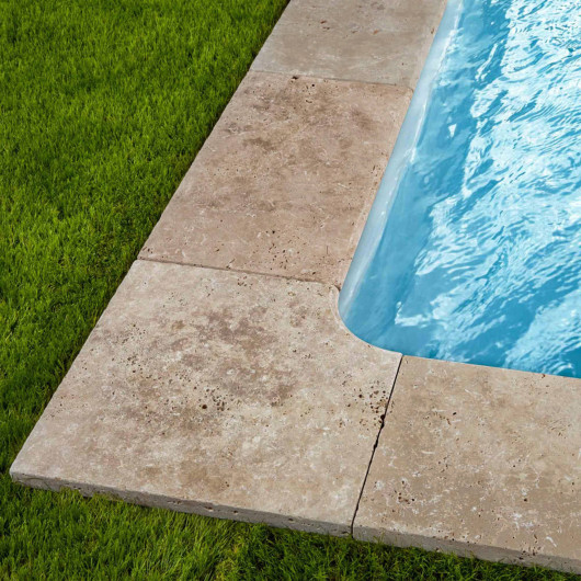 Margelle angle rentrant Travertin Beige Nuancé 45,5x45,5x3 cm Bord 1/2 Rond