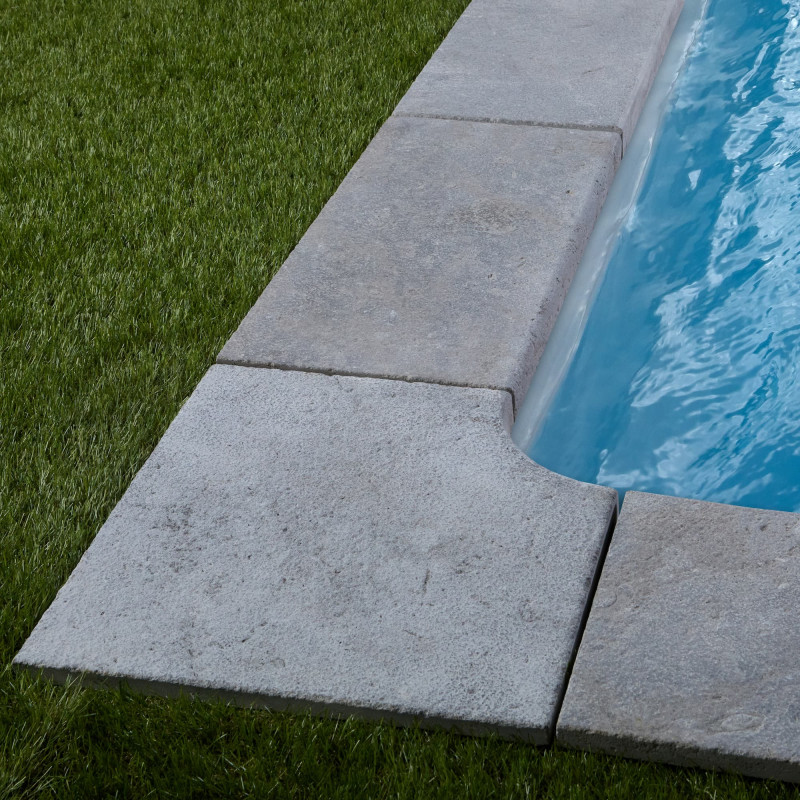 Margelle angle en pierre naturelle Zola Gris