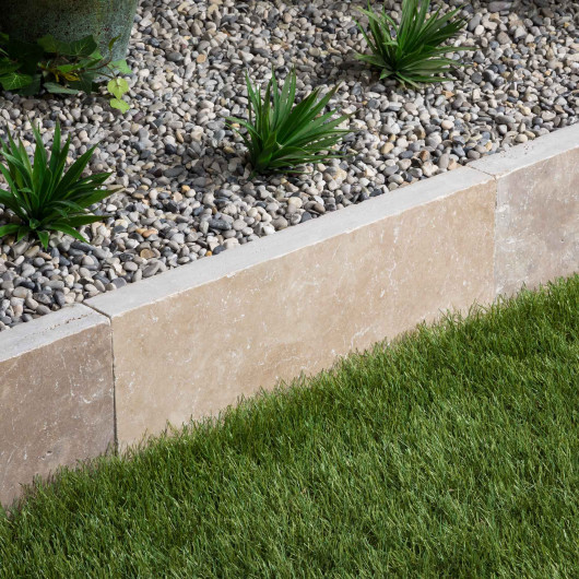 Bordure de jardin en pierre naturelle Travertin Beige Nuancé 50x20x5 cm
