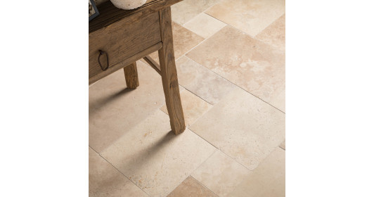 Carrelage pierre naturelle Travertin Beige Nuancé 1er choix Opus 4 x1,2 cm Vieilli