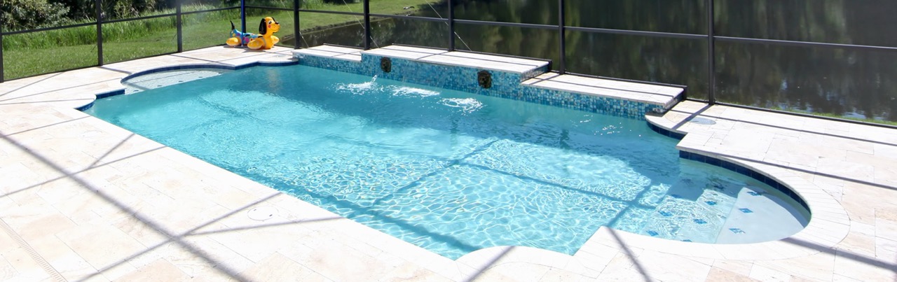 Comment poser des margelles de piscine en pierre naturelle ?