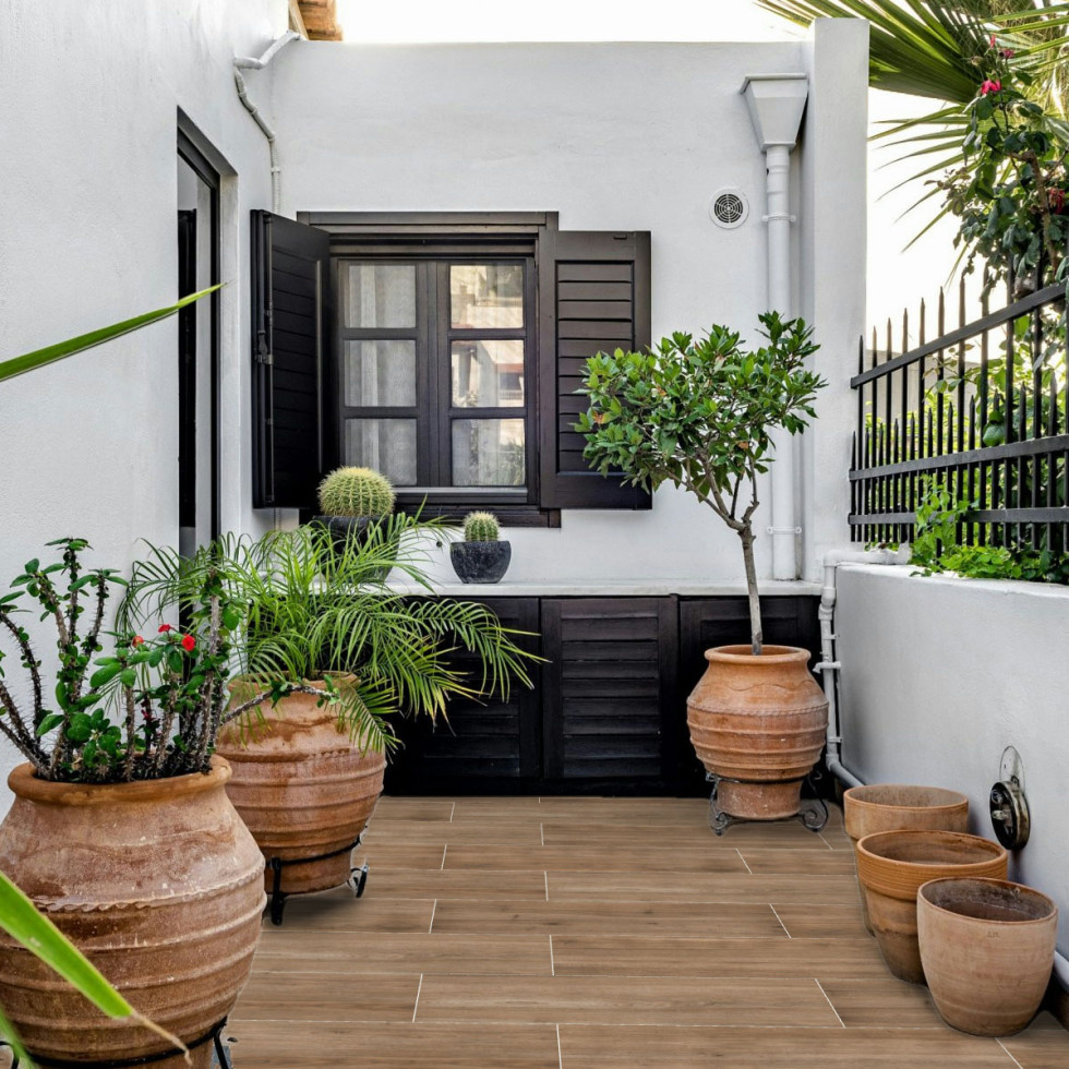 Carrelage en gr&egrave;s c&eacute;rame effet bois