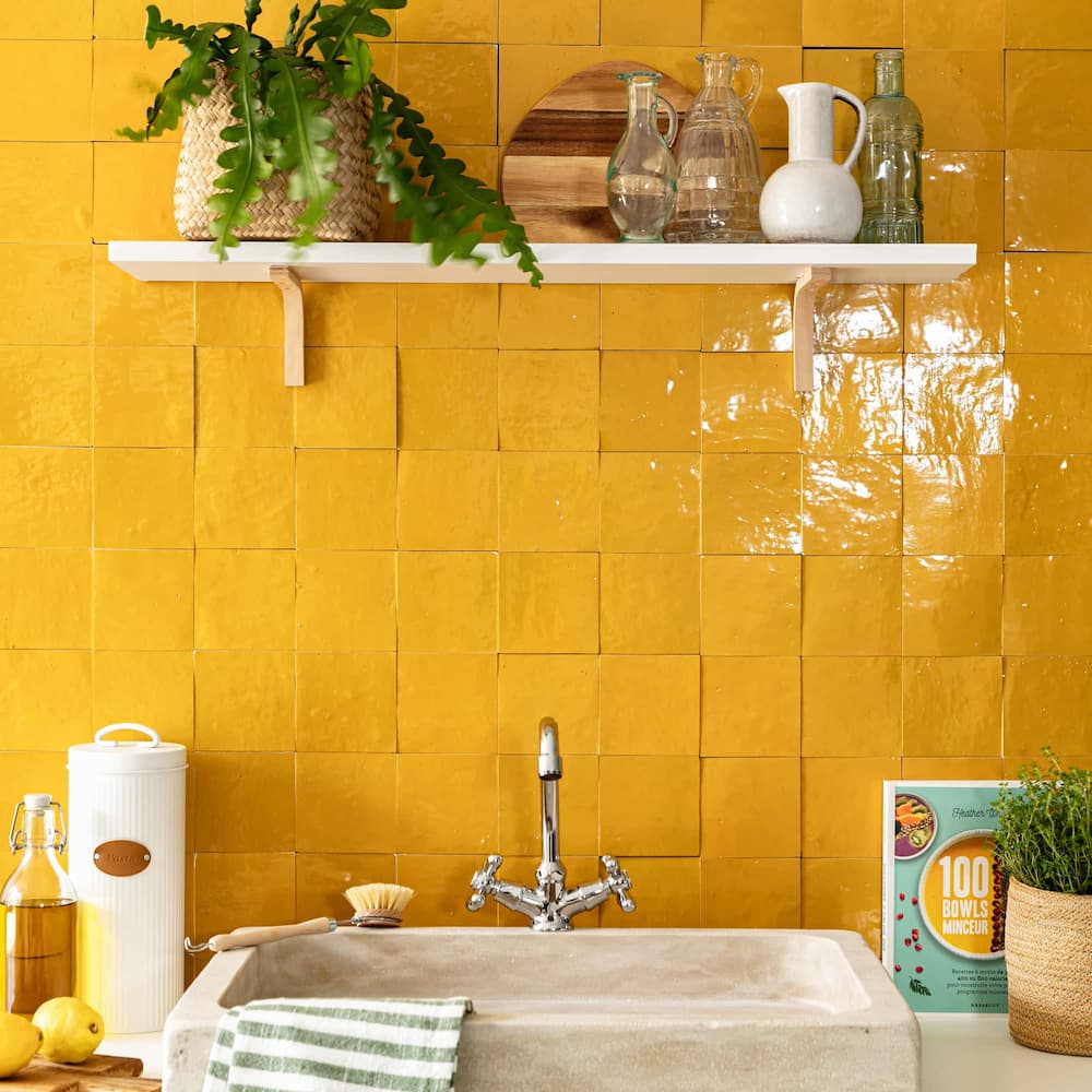 Crédence de cuisine en zellige jaune