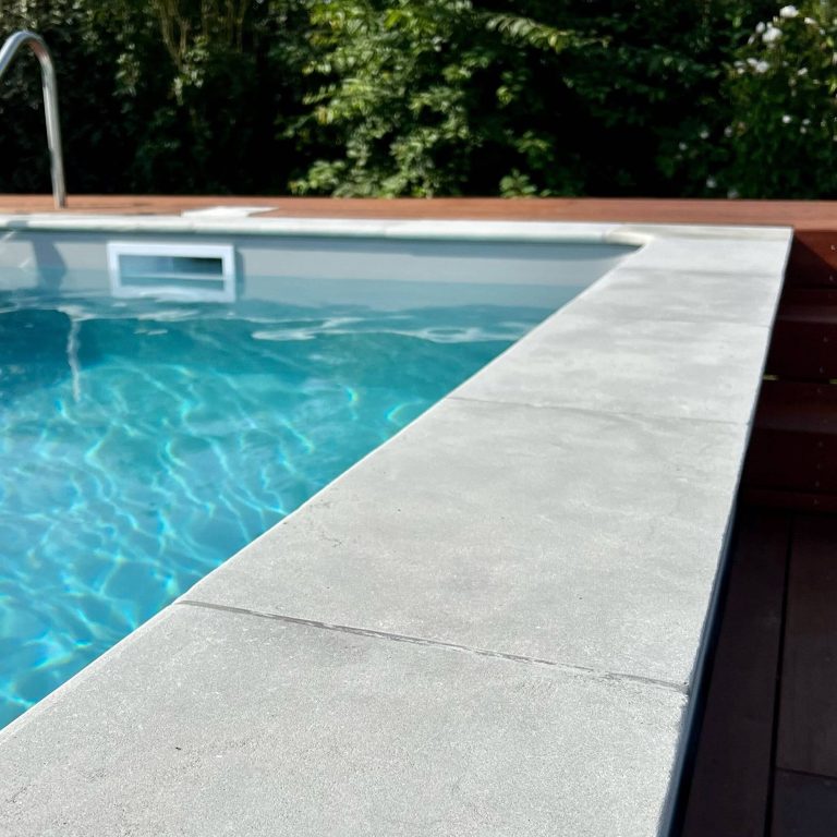Margelle de piscine en Atlas gris clair