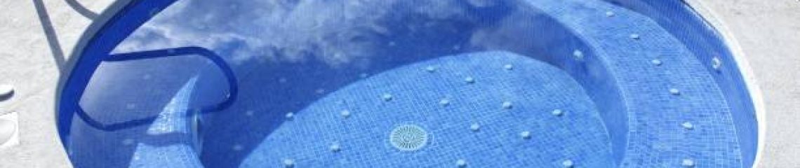 Hot Tub outdoor blue swimming pool summer vacation buse balnéo piscine